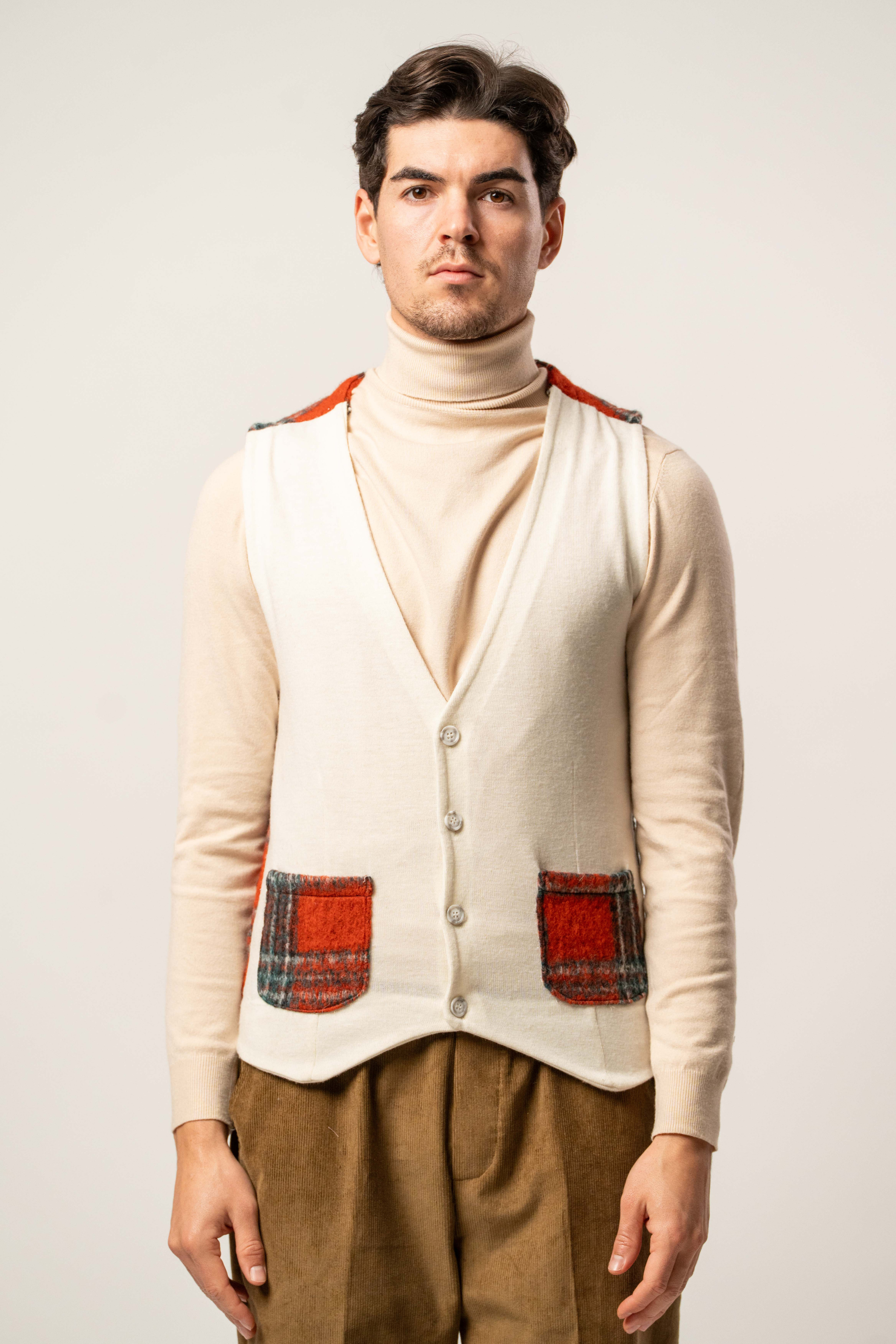 Gilet con inserti in lana