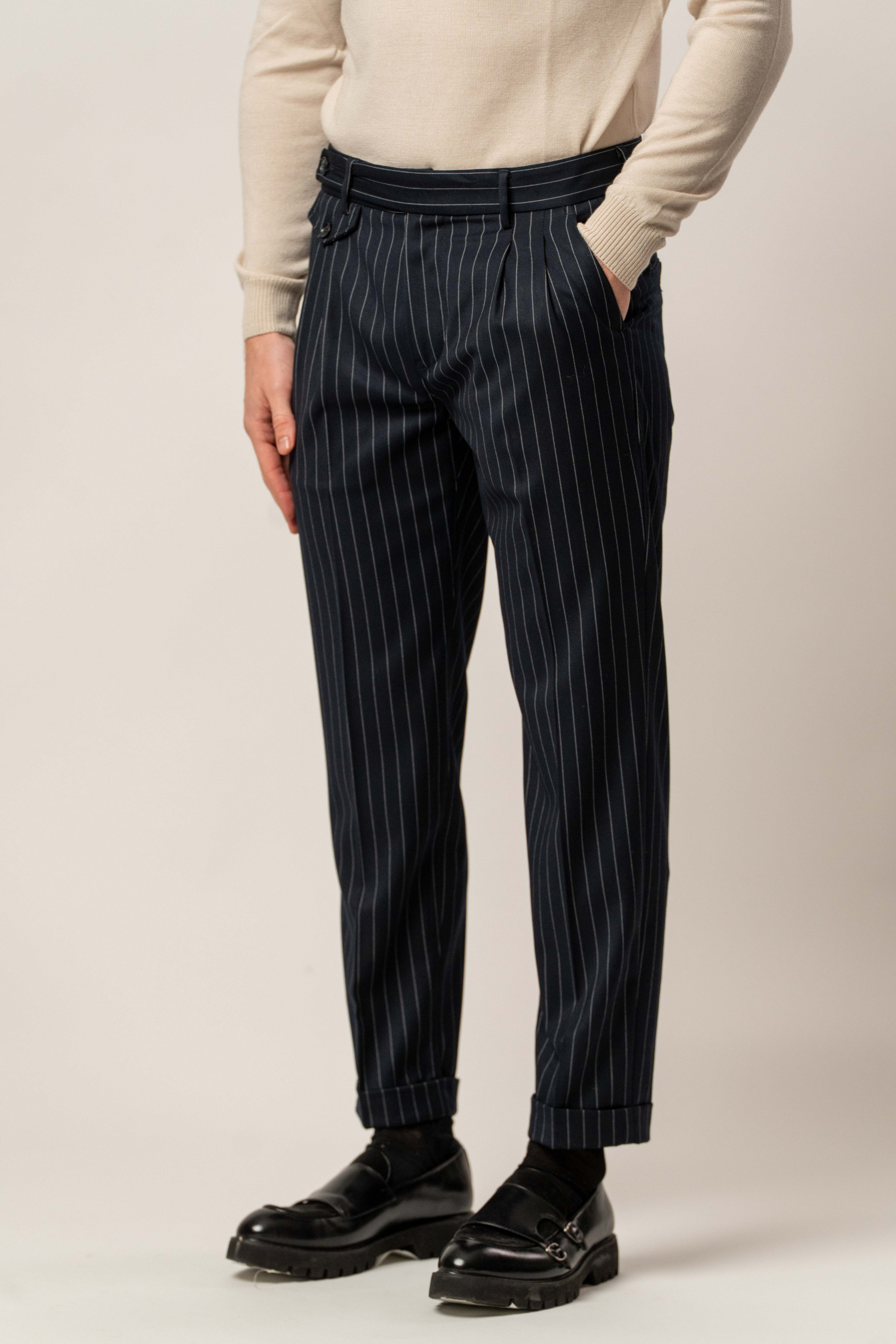 Pantalone Capri con pence – Karl Mommoo