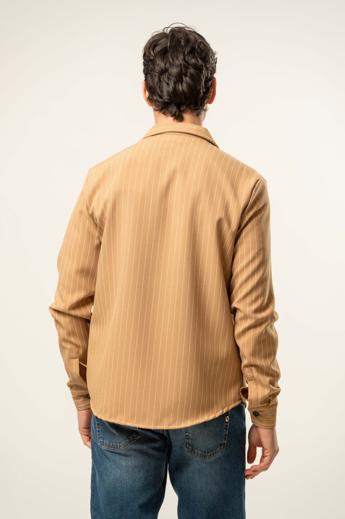 Giacca camicia uomo a righe sottili color cammello