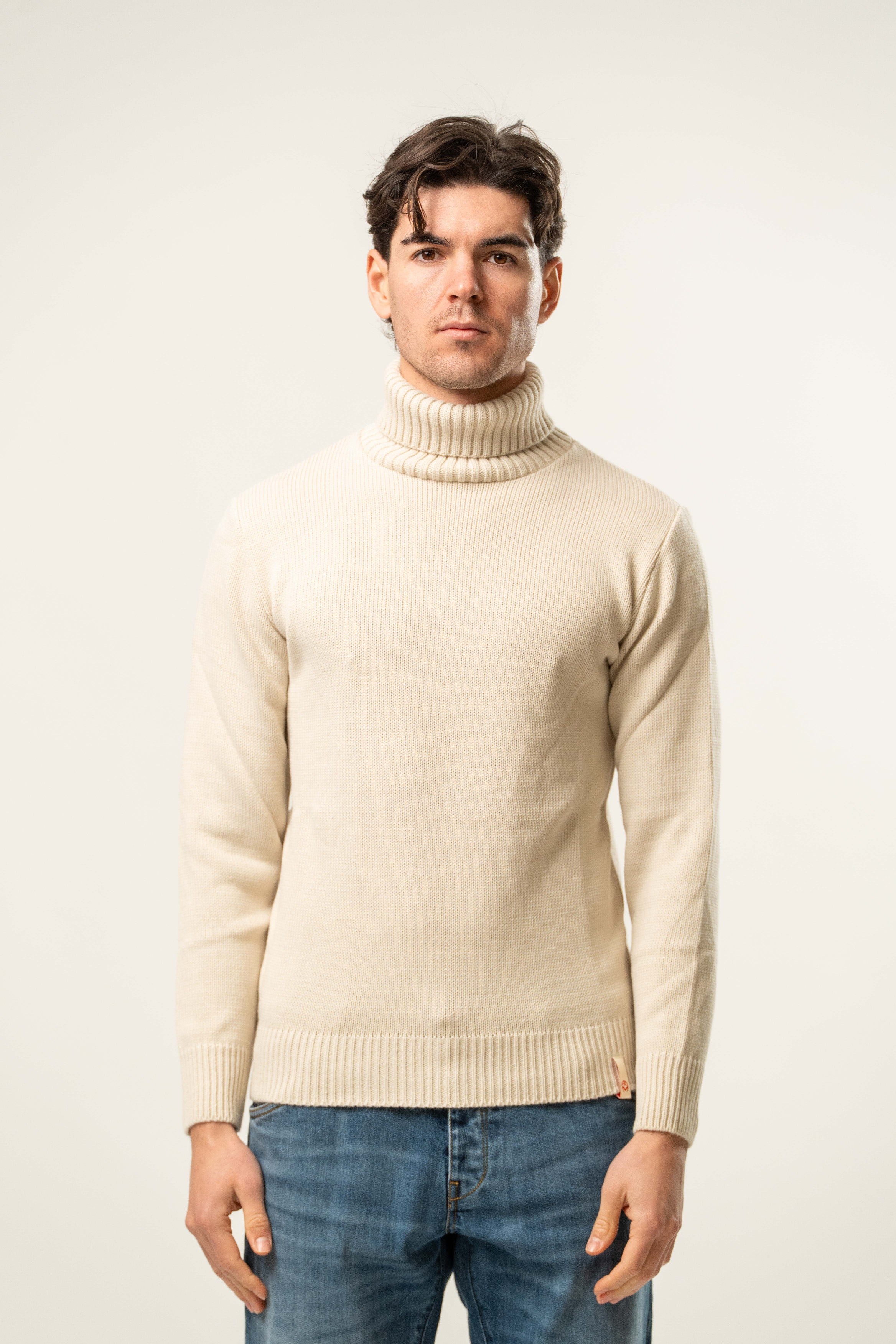 Maglia uomo dolcevita in maglia panna