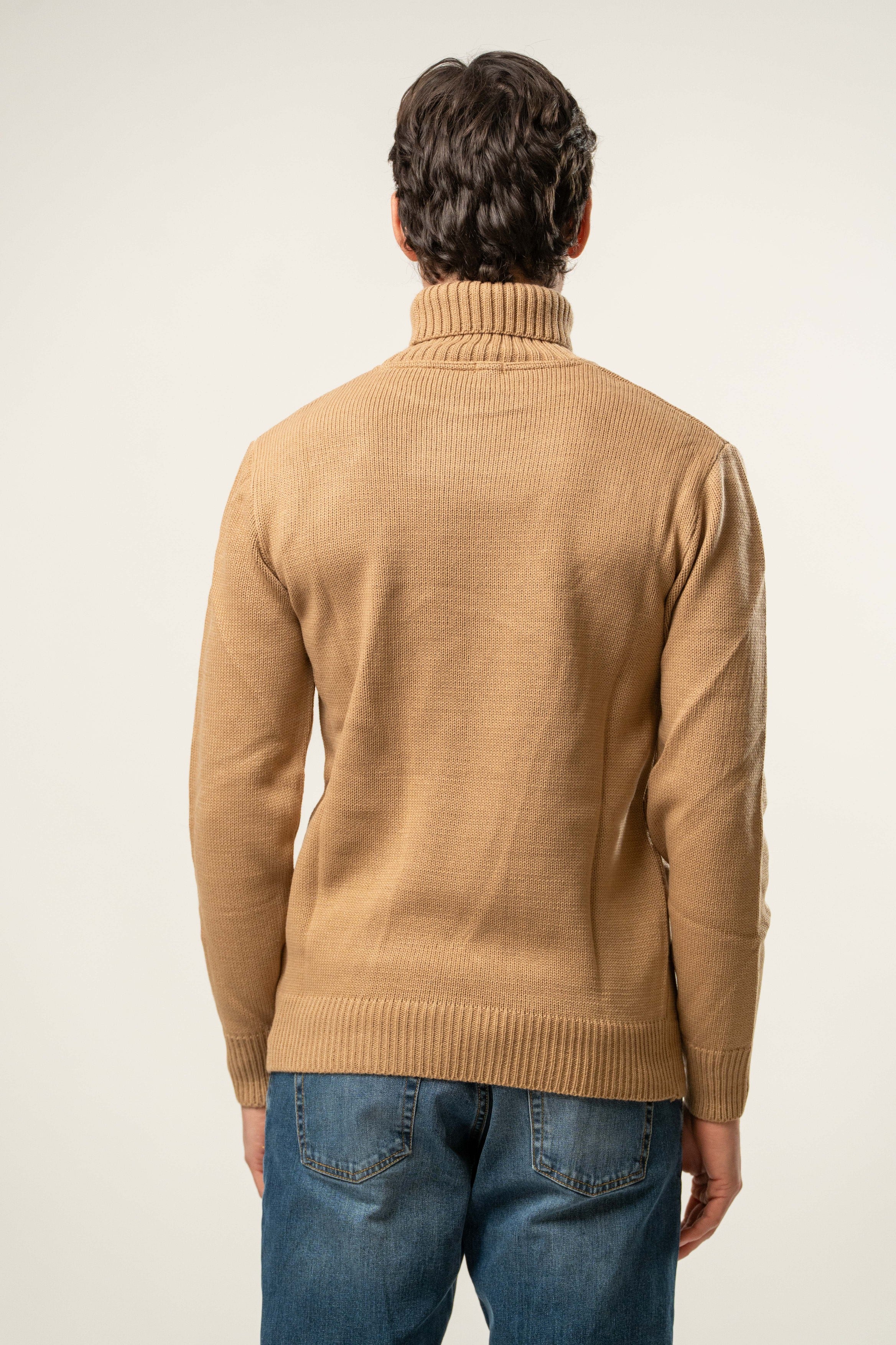 Maglia uomo dolcevita in maglia color cammello