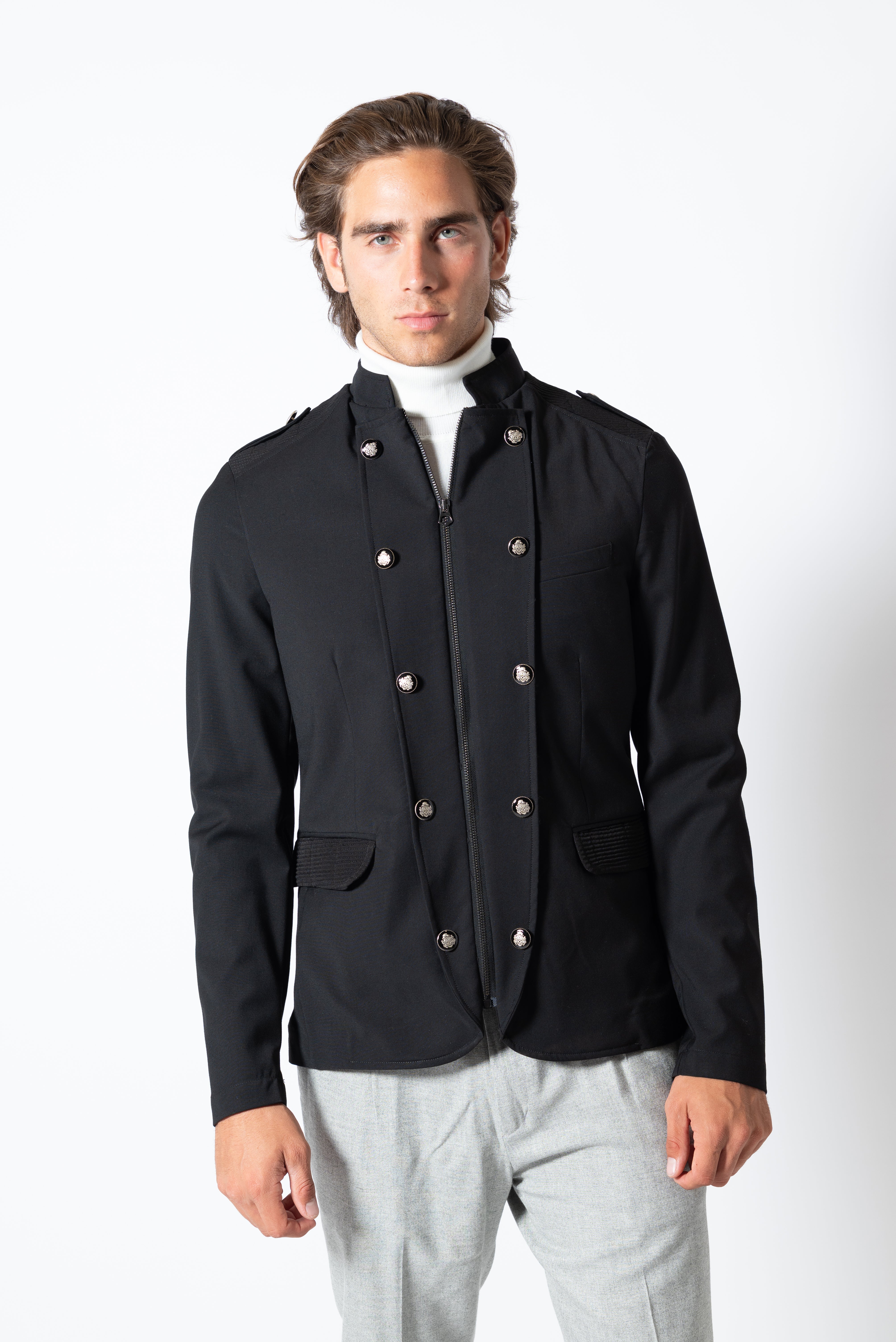 Giacca doppiopetto stile militare con bottoni gioiello – Karl Mommoo