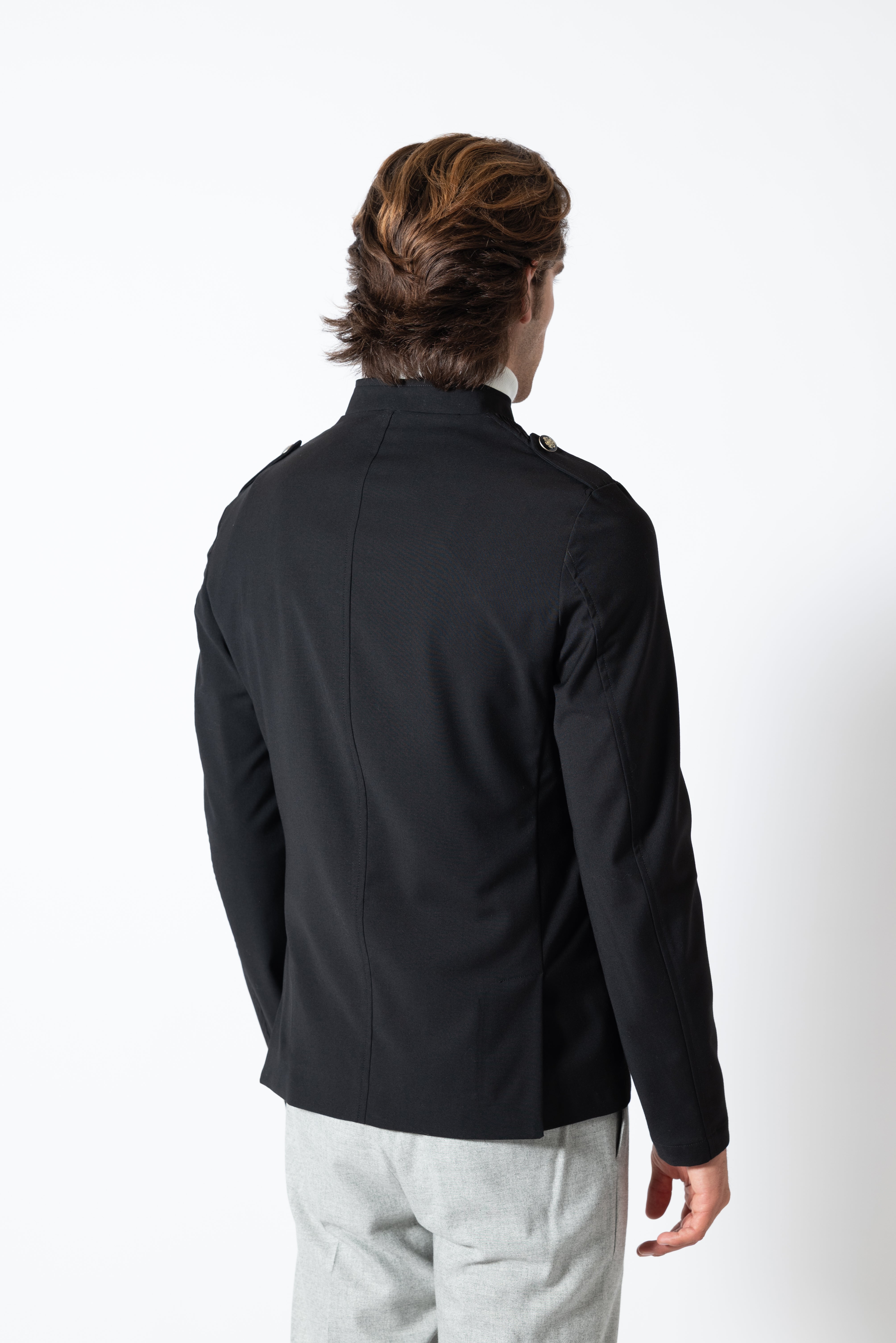 Giacca doppiopetto stile militare con bottoni gioiello – Karl Mommoo