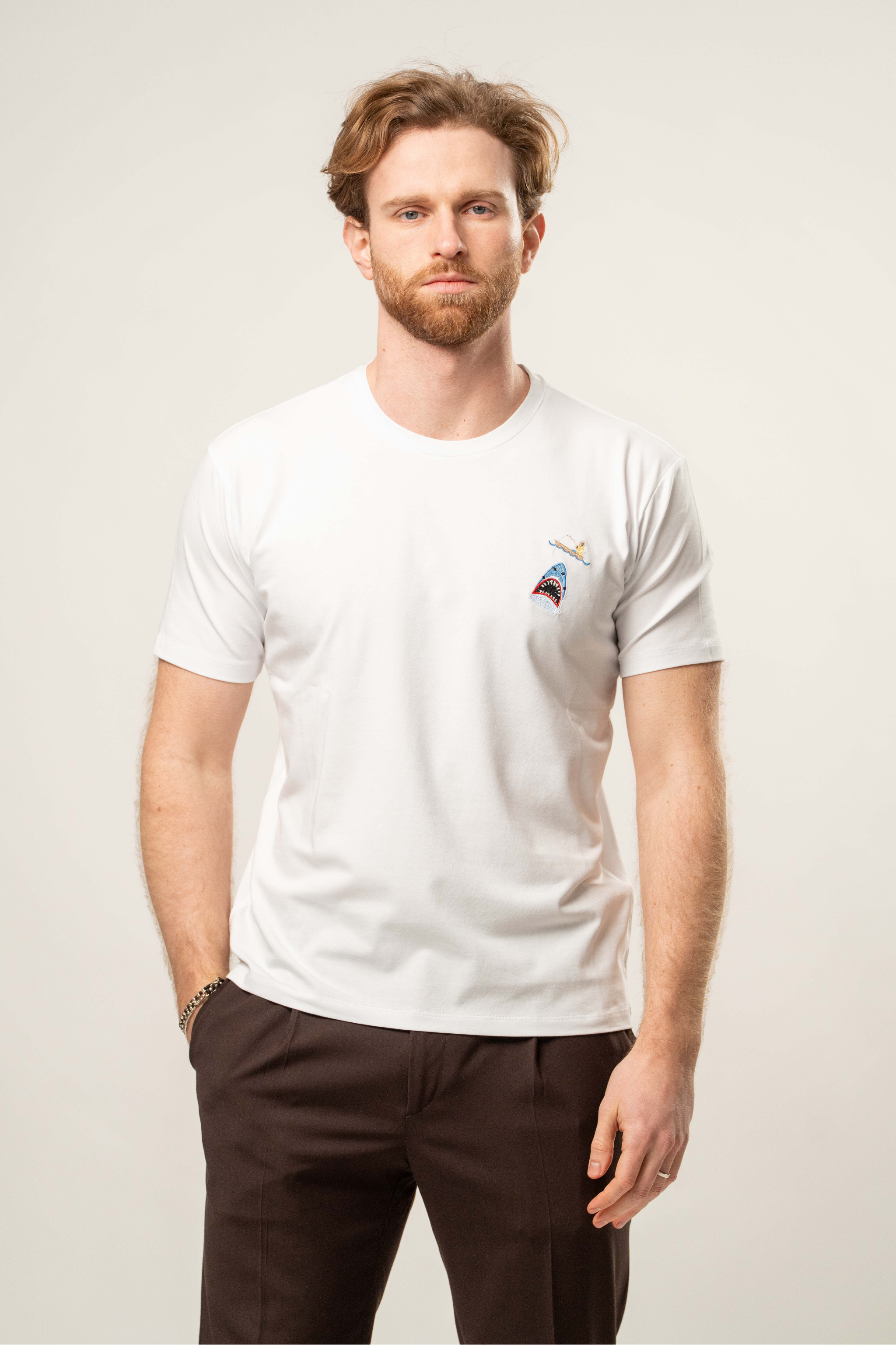 T-shirt ricamo squalo