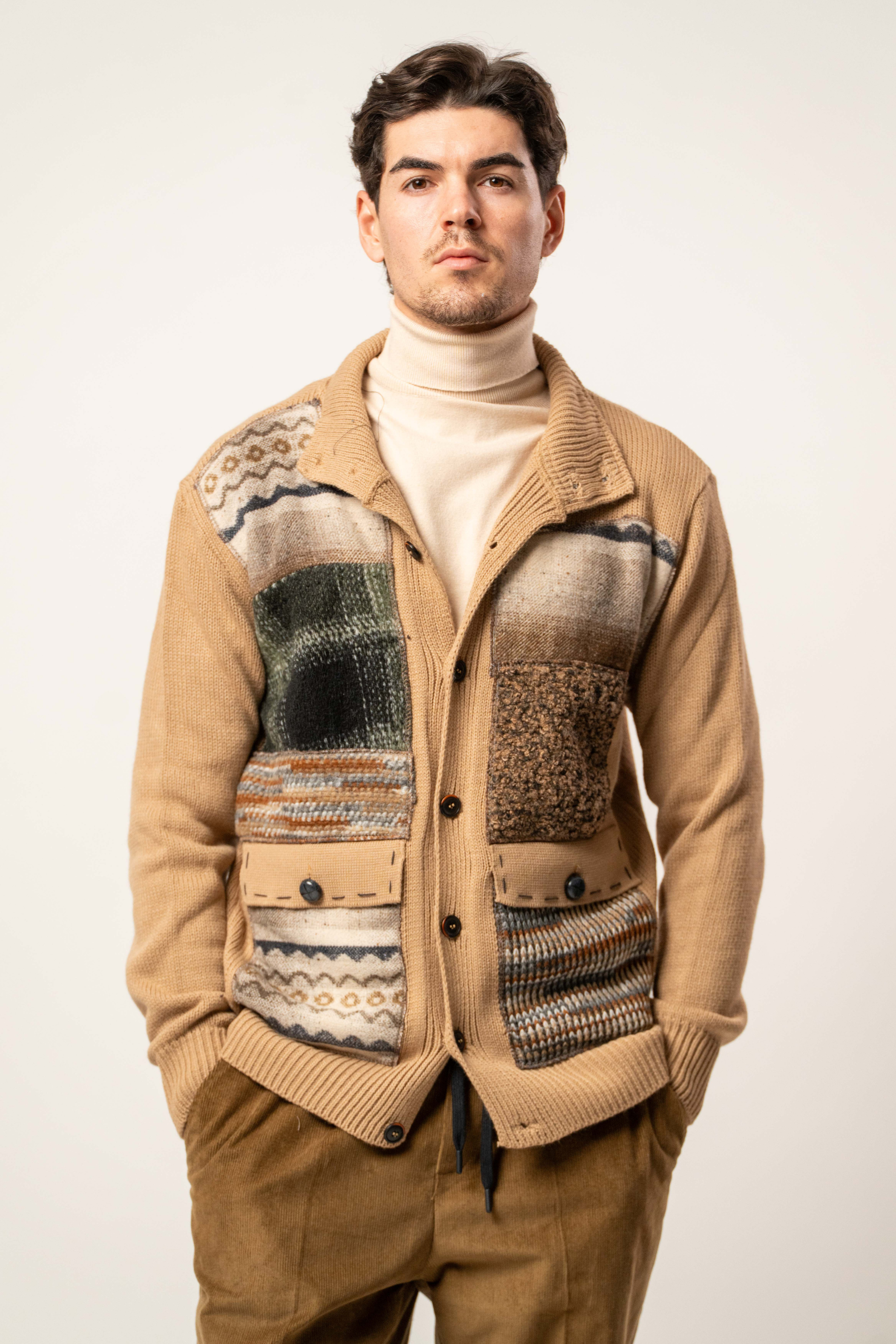 Cardigan con Inserti a contrasto