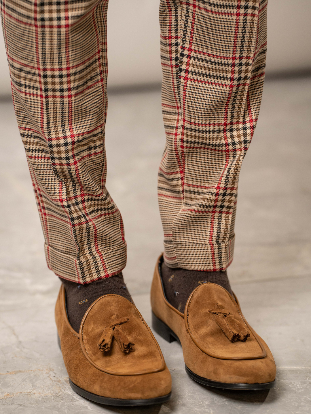 Mocassini in camoscio tabacco con nappine - Karl Mommoo