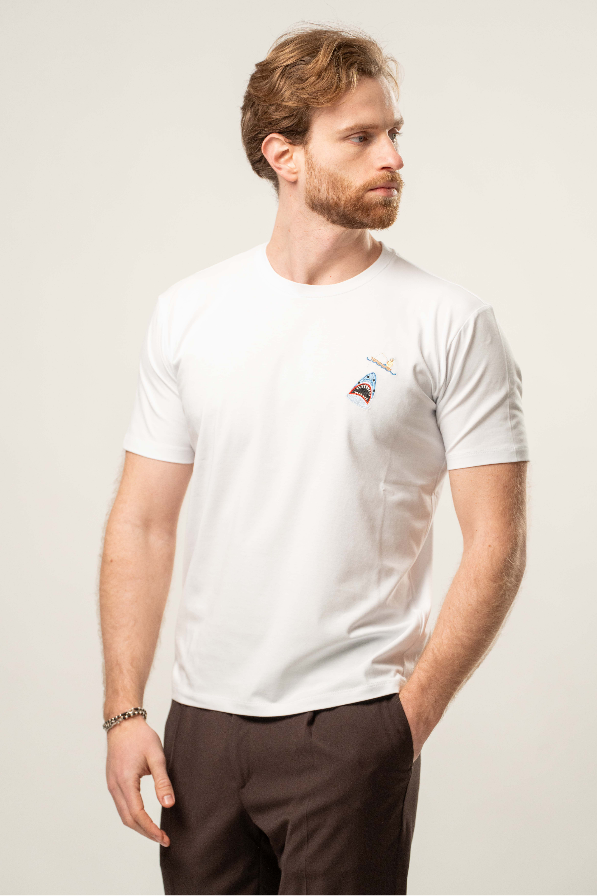T-shirt ricamo squalo