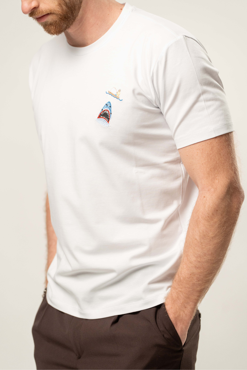 T-shirt ricamo squalo
