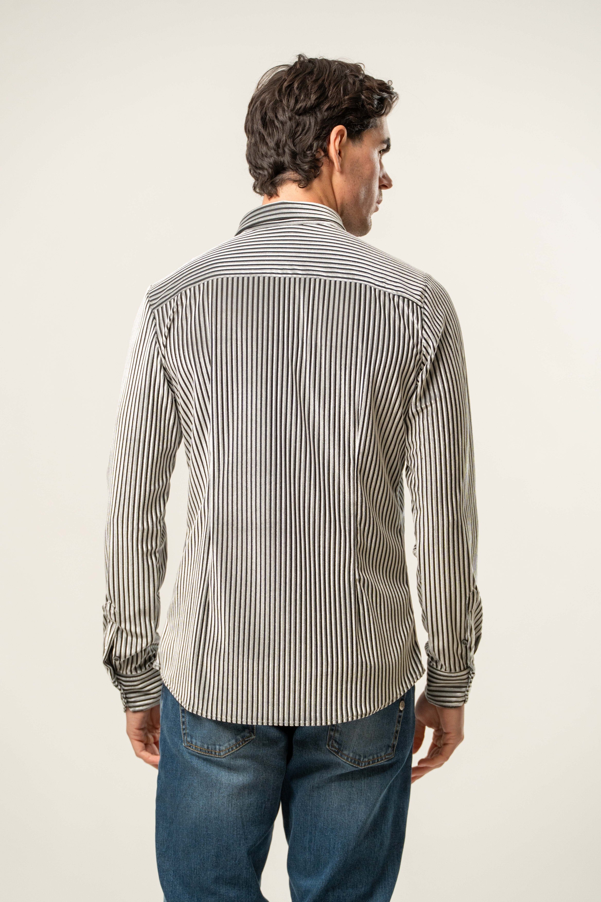 Camicia uomo a righe verticali