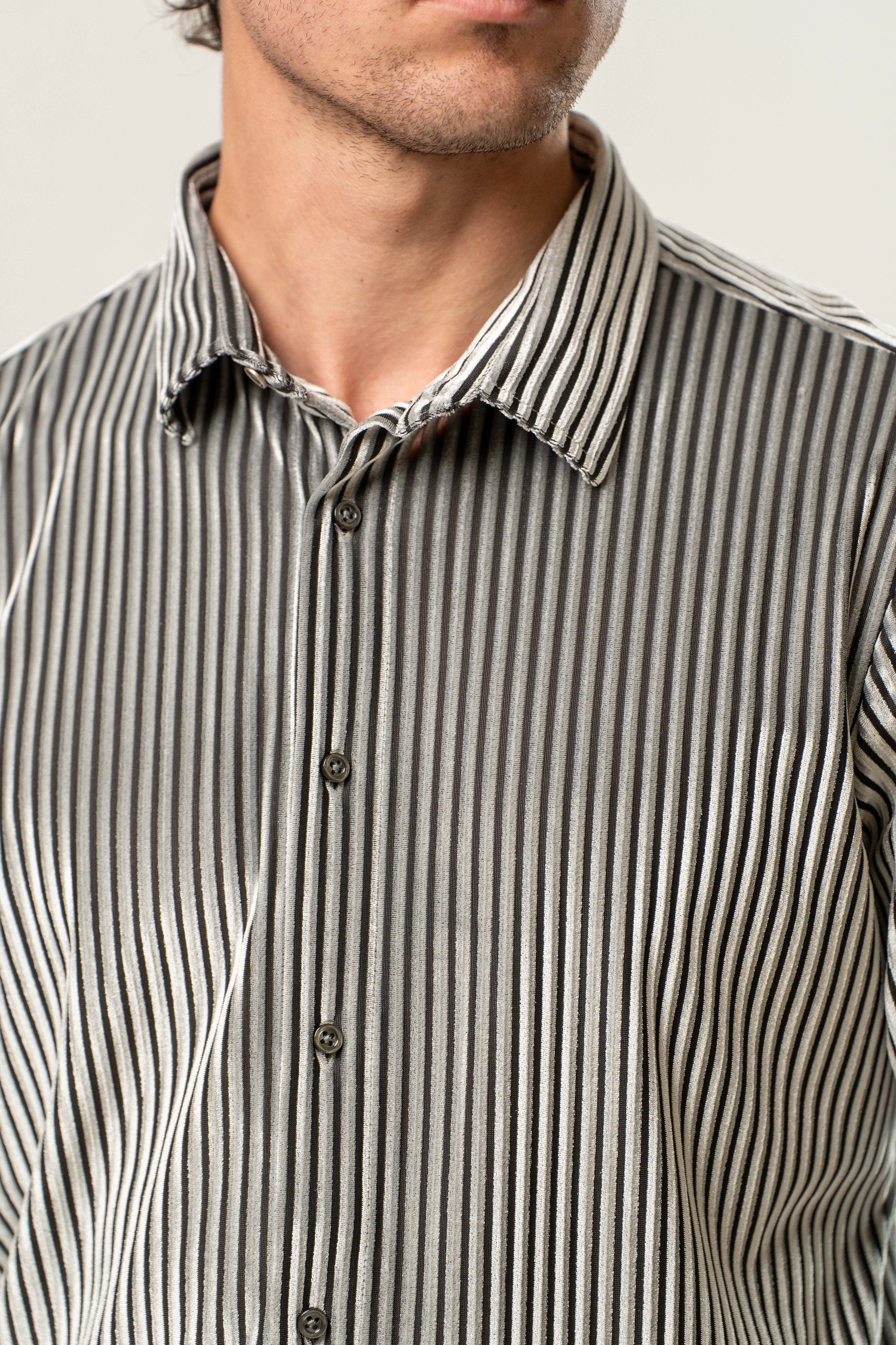 Camicia uomo a righe verticali