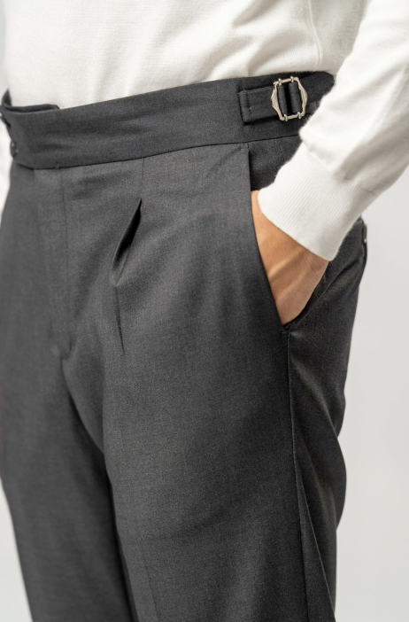 Pantalone Uomo con Pinces e Stringenti – grigio antracite